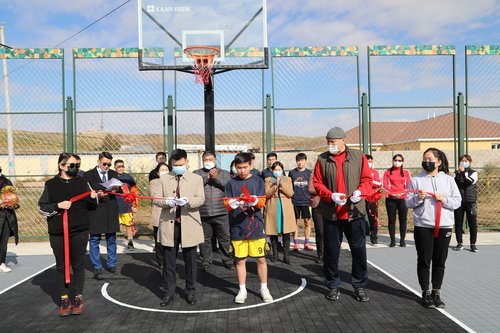 ХААН Банк 3х3 сагсан бөмбөгийн талбайг 9 аймагт хүлээлгэн өглөө